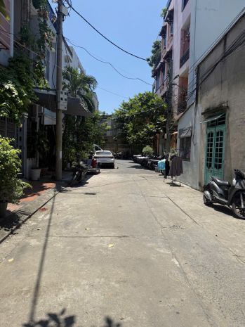 Lô đất đẹp nở hậu - đường 5m5 oto đỗ cửa 2424 - sát nguyễn 6856904
