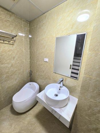 Bán  nhà đường láng đống đa mới ở ngay dt 45m 6t 13.5 tỷ 6857941