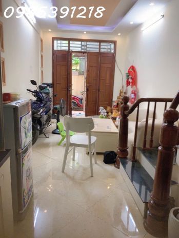 Cc bán nhà giáp bát-gần phố- ngõ 3 gác đua- 40m2-5t- chỉ 6858569