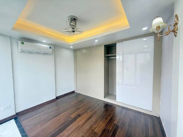 Bán tập thể bạch mai -3 ngủ hai vệ sinh, nhà đẹp ở luôn 6858785