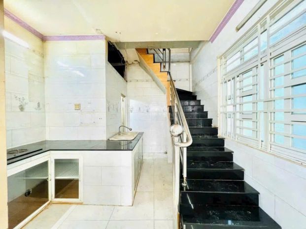 40. chủ gởi: cho thuê hoặc bán nhà một trệt một lầu hẻm 6858845