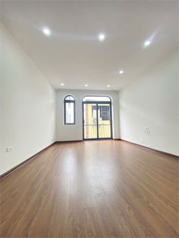 Bán nhà thạch bàn long biên  6 tầng thang máy  lô góc 6859930