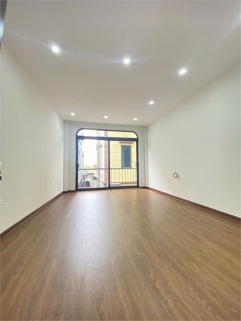 Bán nhà thạch bàn long biên  6 tầng thang máy  lô góc 6859931