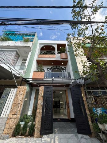Nhà đẹp 1 trệt 2 lầu, full nội thất  sổ riêng sang tên n 6860101