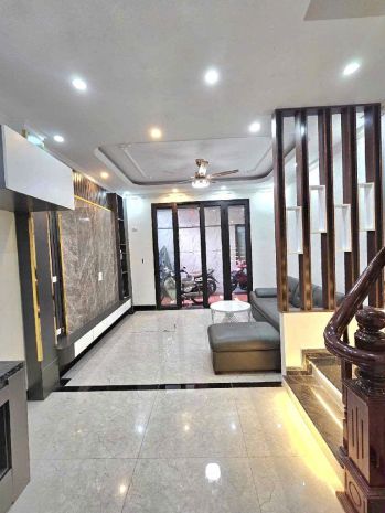 Bán nhà đặng vũ hỷ long bien 5 tầng mới đẹp long lanh giá 6861241