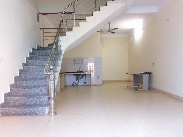 Cho thuê nhà 3 tầng thạch bàn - long biên  hà nội giá 7 tri 6861325