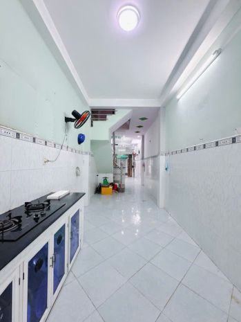Sát mặt tiền q4 tôn đản 

ngang 3 dài 16 m 

đúc 4 tấm 6862228
