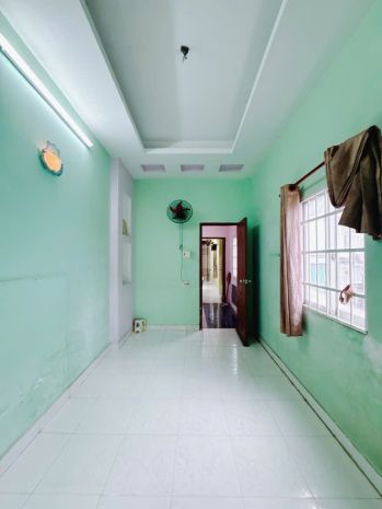 Sát mặt tiền q4 tôn đản 

ngang 3 dài 16 m 

đúc 4 tấm 6862230