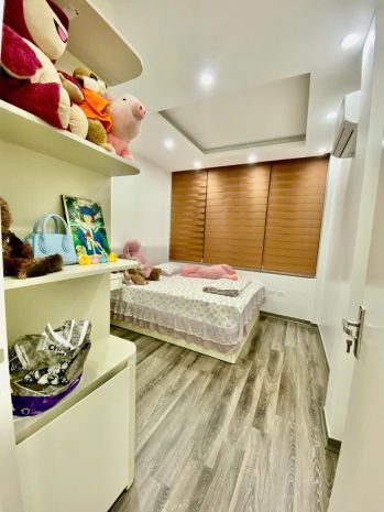 Bán nhà yên hòa cầu giấy mới oto lùi cửa  dt 42m 5t 13.5 tỷ. 6863929