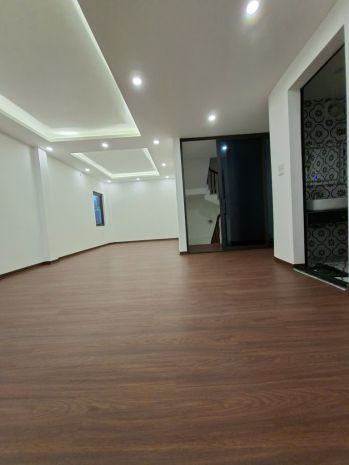 Bán nhà 46m x 5t tại đức giang, 10m ra oto tránh giá đầu tư 6864024