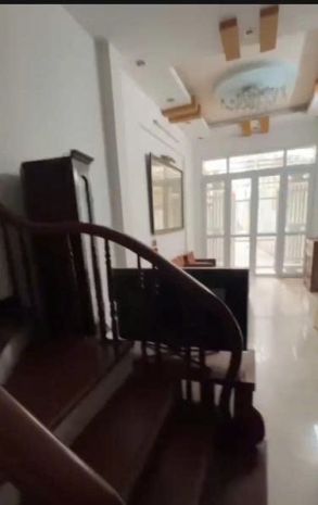 Cho thuê nhà ngõ 110 đông thiên  35m x 5 tầng. giá chỉ 9tr5 6864082