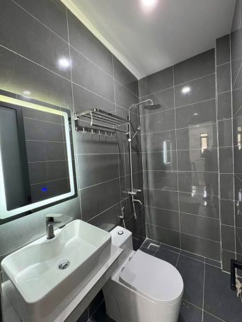 Bán gấp  nhà 1 trệt 1 lầu giá chỉ 1 tỷ 9 - nằm ngay mặt tiề 6864888