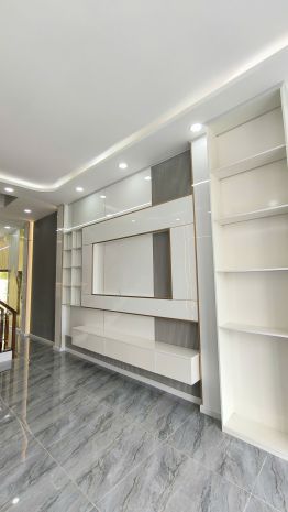 Nhà đẹp mới xây 1 trệt 2 lầu trung tâm thủ dầu một  chỉ hơn 6864987