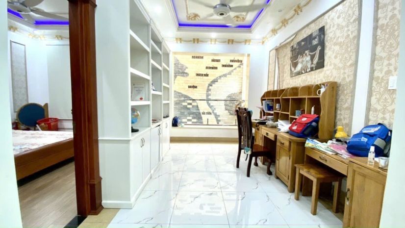 Mặt tiền 5 tầng xịn xò, ngang 7m, ngay tt dĩ an. đẹp nhức 6865891