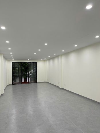 Chính chủ cho thuê nhà mặt phố ngô thì nhậm  hai bà trưng 6866206
