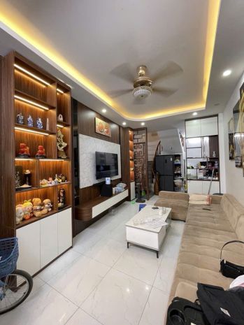 Bán nhà ngọc thụy dân xây 5 tầng ô tô đỗ cửa hơn 8ty 6866284