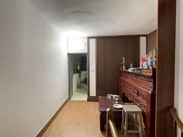 Bán nhà ngọc thụy dân xây 5 tầng ô tô đỗ cửa hơn 8ty 6866288