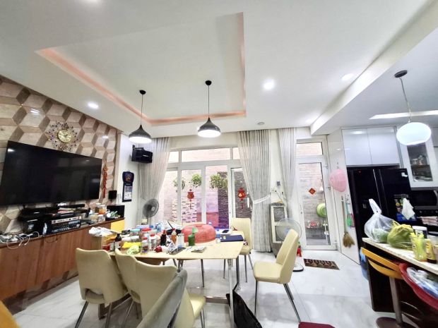 Bán nhà mặt tiền 4 tầng bông sao ngang 8m ngay công viên 6866373
