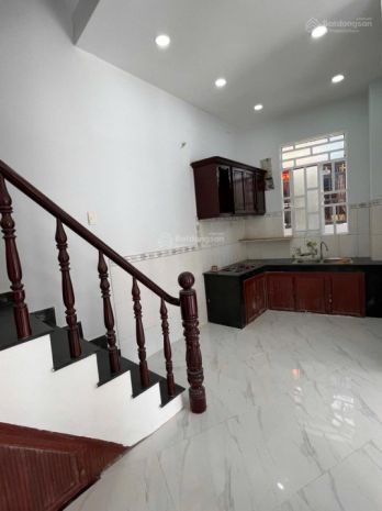 Bán nhà 2 mặt tiền đường 6m - 3 tầng - ngang 10m - 5 phòng 6867824