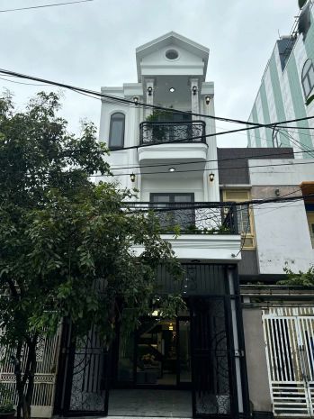 Nhà mặt phố 1 trệt 2 lầu 125m2 full nội thất giá sốc chỉ 2,6 6868226