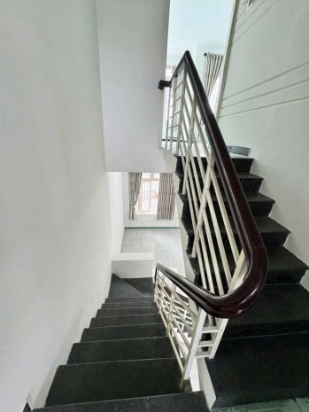 Nhà 2 tầng 2 mt cách đường điện biên phủ chỉ 1 căn nhà: 6869669
