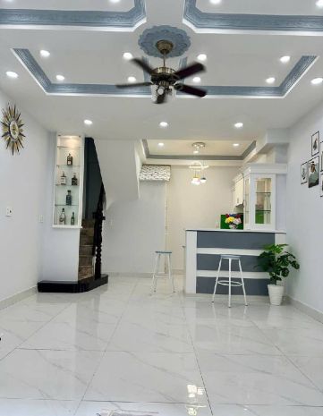 Nhà thích quảng đức  dtsd 71m2  3 tầng  hẻm 3m  4 phòng 6869956