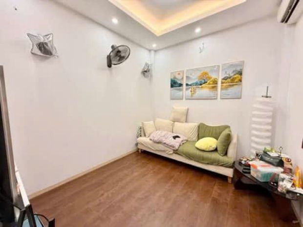 Hot! 410 triệu m có nhà ngõ 283 đội cấn 84m 9 tầng thang 6870883