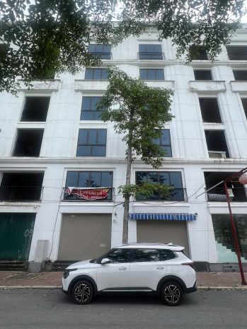 Cho thuê văn phòng tầng 5  6  gần kcn yên phong 6872646