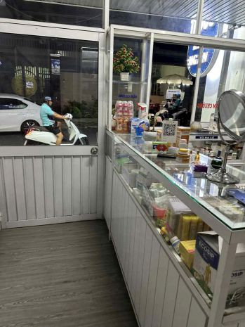 Bán nhà lầu, mặt tiền chợ hồ bơi phương nam, sr,tc chỉ 4 6872789