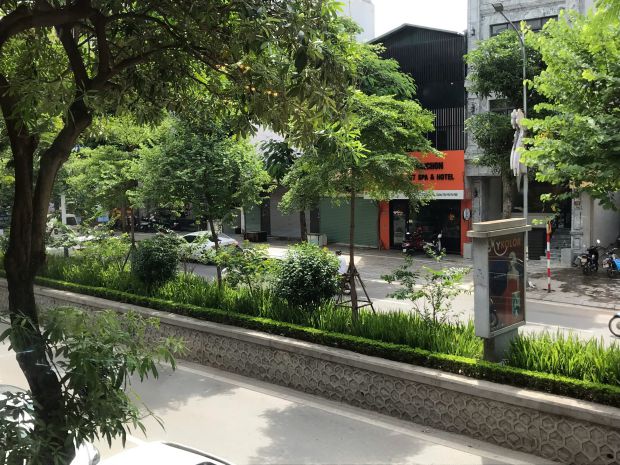 Bán đất mặt phố lạc long quân - 200m2 - 10.4m mt - view hồ 6872833