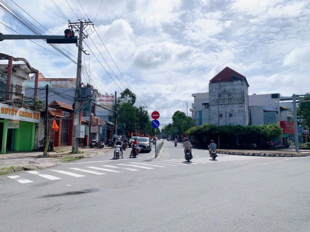 Nhà phố bình thuỷ,cần thơ  10x60m600m2  1 trệt 1 lầu 6873256