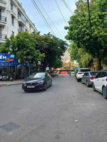 Nhà xuân la 35m, 5tầng, siêu hiếm, 2 thoáng, ô chờ thang 6873284