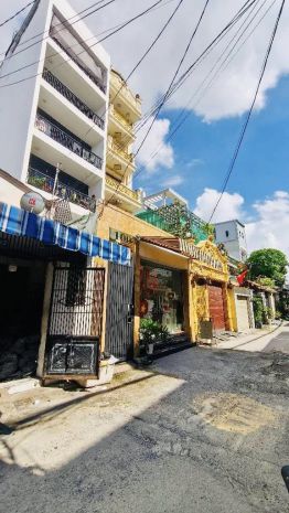 Mặt tiền đường 8m  gần chợ tân hương  70m  giá chỉ 6873667