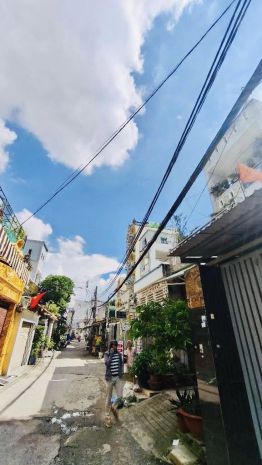 Mặt tiền đường 8m  gần chợ tân hương  70m  giá chỉ 6873668