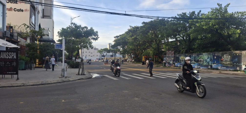 Đất vàng 80m²  phố tây an thượng  300m ra biển mỹ khê 6874173