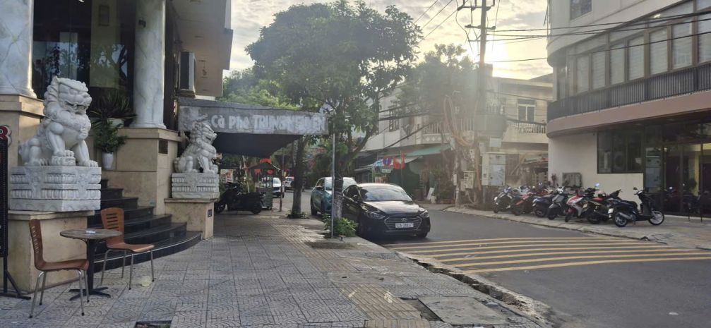 Đất vàng 80m²  phố tây an thượng  300m ra biển mỹ khê 6874174