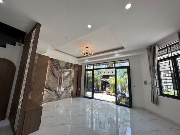 Bình tân - lô góc hai mặt tiền - kết cấu 4 tầng btct - hẻm 6874906