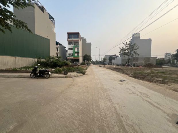 Đất phân lô  vỉa hè rộng  121m  lô góc, oto tránh kinh 6875646