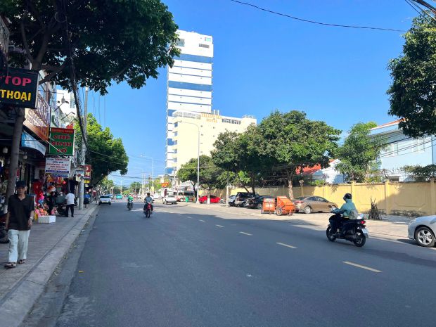 Bán lô đất hiếm sát biển  hẻm dã tượng thông hoàng diệu 6875671