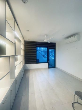 Bán nhà mặt phố trần thái tông 56m2, 7 tầng, thang máy, lô 6877122