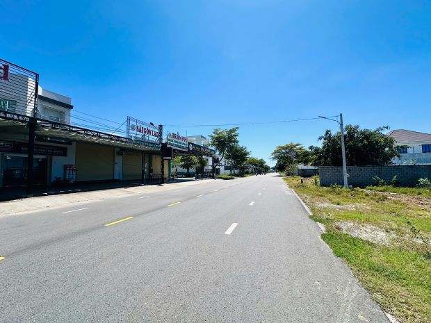 Bán 1 mẫu đất odt đường nguyễn tri phương - lagi chỉ 6878064