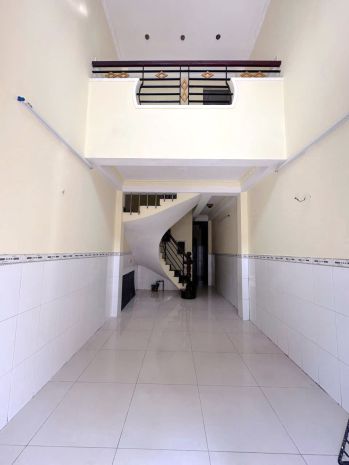 Nhà mới 3 tầng hẻm thông đường tuy lý vương p12q8. giá 4.8 6878781