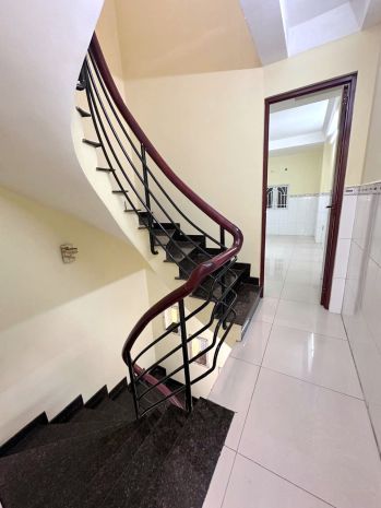 Nhà mới 3 tầng hẻm thông đường tuy lý vương p12q8. giá 4.8 6878784