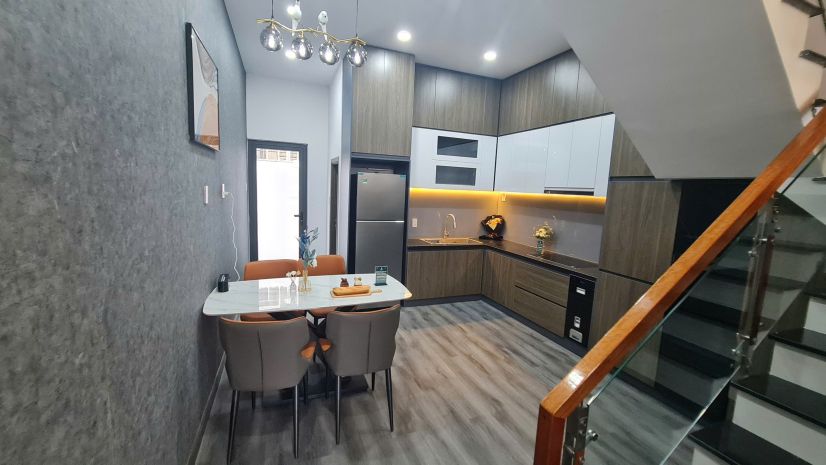 Nhà phố liền thổ sổ sẵn sang tên ngay - có hỗ trợ vay tại 6878917