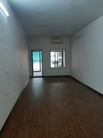 Cho thuê căn hộ tập thể tầng 5 phố yên lãng, láng hạ, 2 6879644
