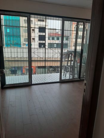 Cho thuê căn hộ tập thể tầng 5 phố yên lãng, láng hạ, 2 6879648