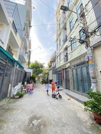 Bán nhà ở đường quang trung p11 đối diện chợ hạnh thông tây 6879710