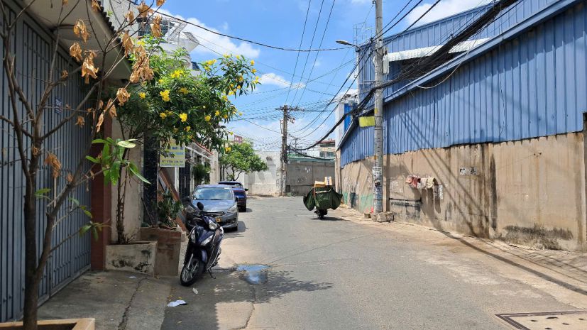 Bán lô đất mặt tiền hẻm 6m 520 quốc lộ 13 hiệp bình phước 6880213