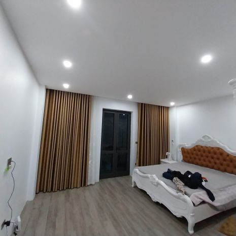 Bán nhà lạc long quân  phân lô  lô góc vỉa hè oto tránh 6881964