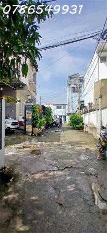 Bán đất tặng nhà gác lửng  hẻm ô tô  ngay ubnd phường 6882719